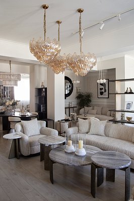 Приставной стол Мауро фигурный, столешница из мрамора Турция 