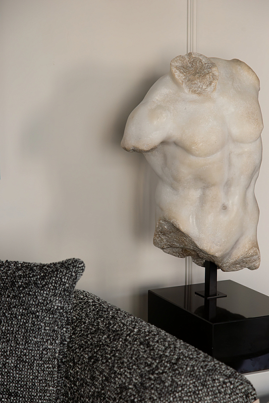 Скульптура Torso