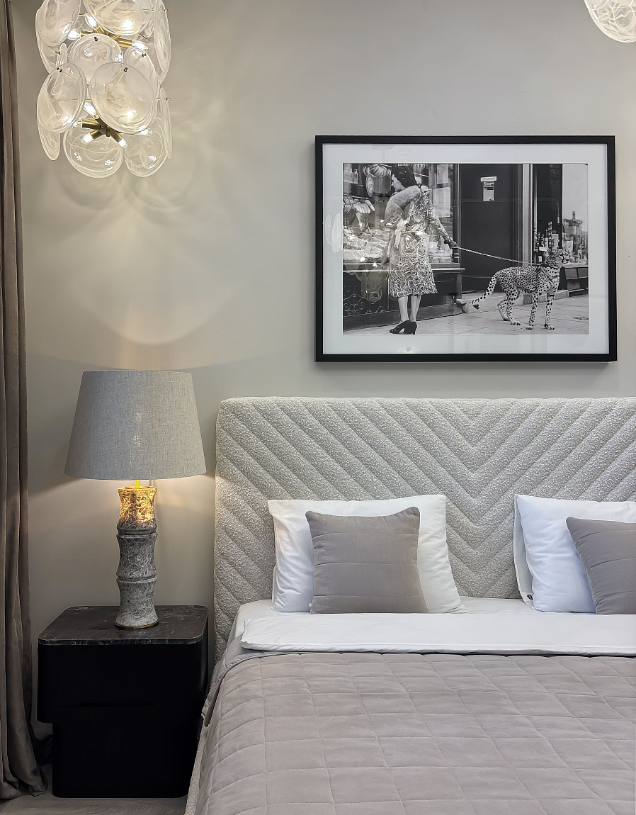 Комплект кровать Valerie + тумба Moclin 